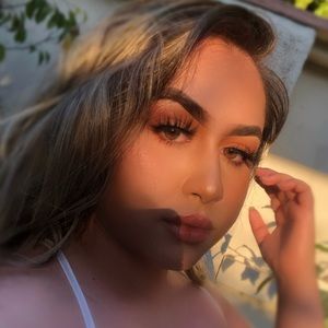 Meet your Posher, Jyasmine